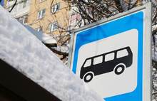 Водители Яавтобусов столкнулись с обледеневшими подъездами к остановкам